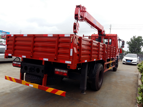 東風專底單橋隨車吊