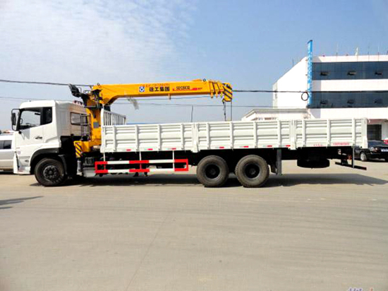 東風天龍后雙橋隨車吊