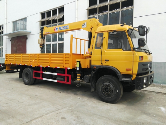 東風153單橋隨車吊