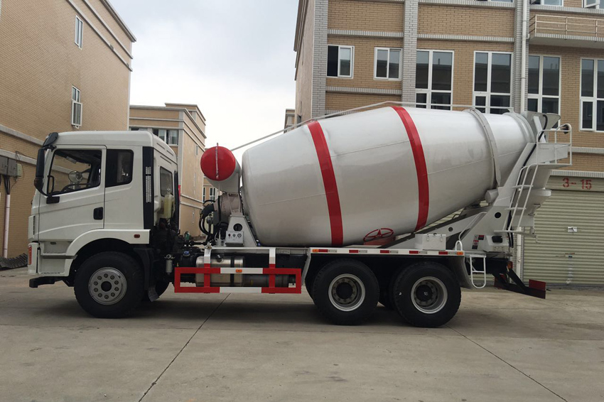 大運(yùn)8方攪拌車