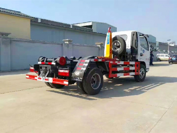 東風小多利卡國六5方車廂可卸（鉤臂）式垃圾車