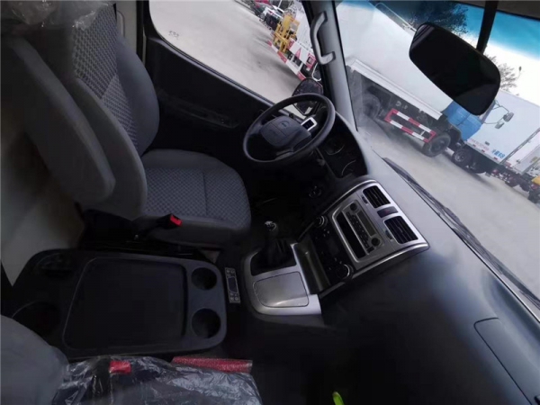 （國(guó)六面包型）金杯新快運(yùn)面包冷藏車(chē)