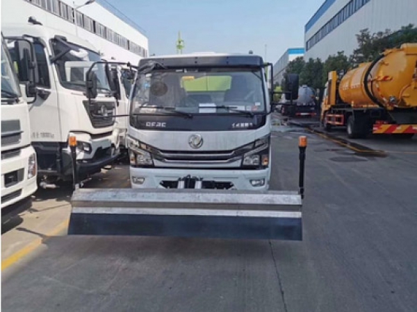 國(guó)六東風(fēng)多利卡高壓清洗車