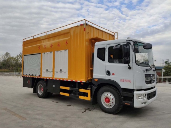 東風D9吸污凈化車